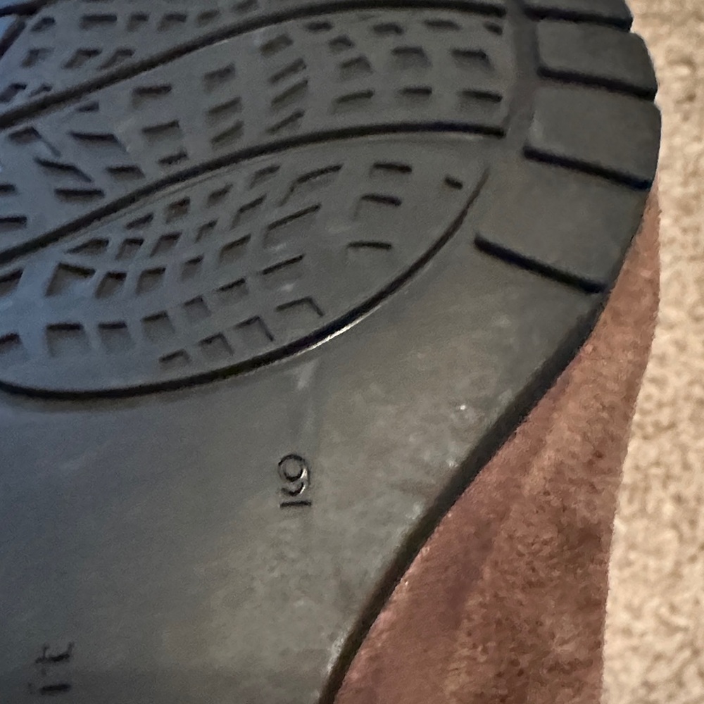 Easy Spirit Women's Chocolate Suede Heels - Picture 6 of 6